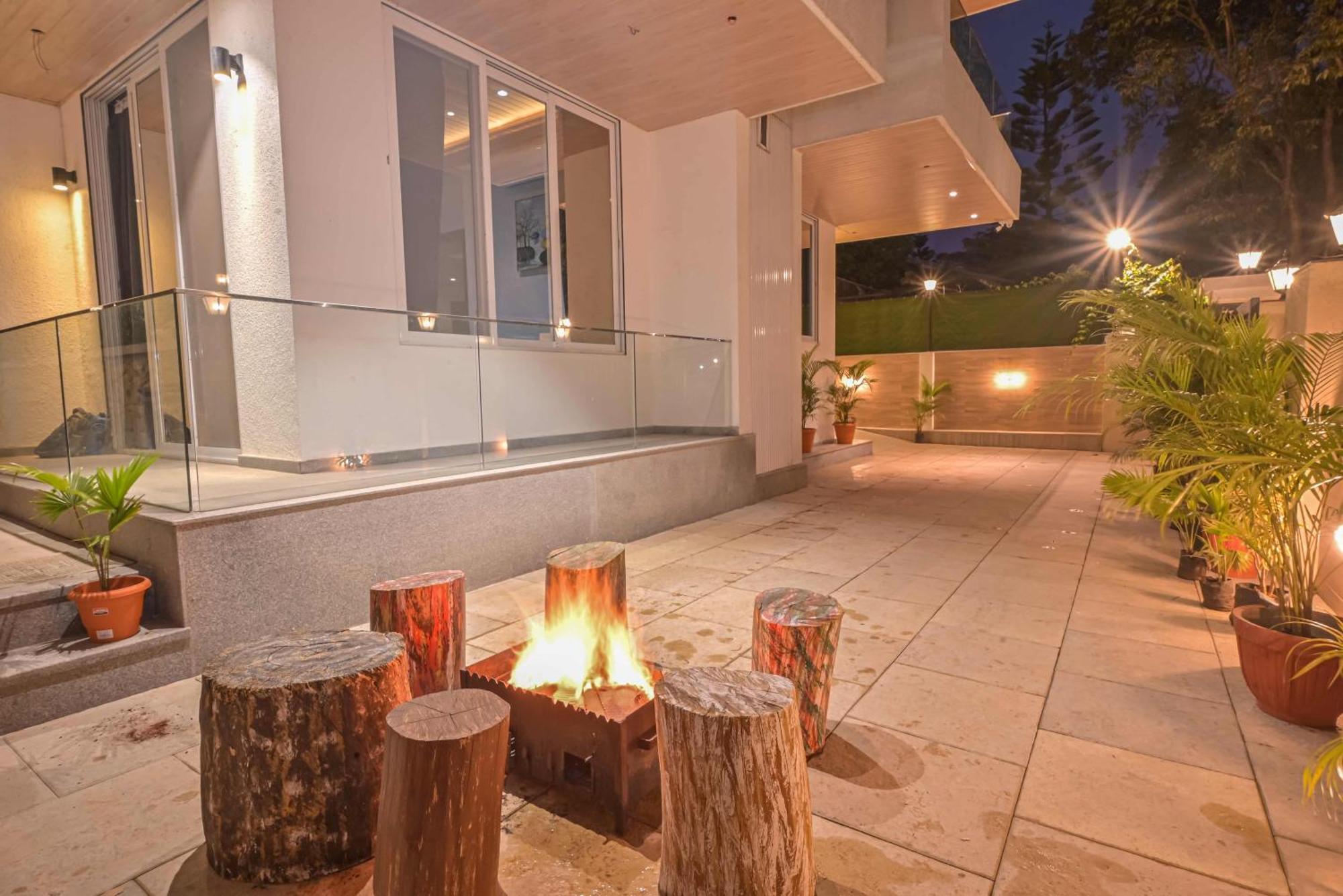 Elegant Villa By Tropicana Stays Lonavla Exterior foto